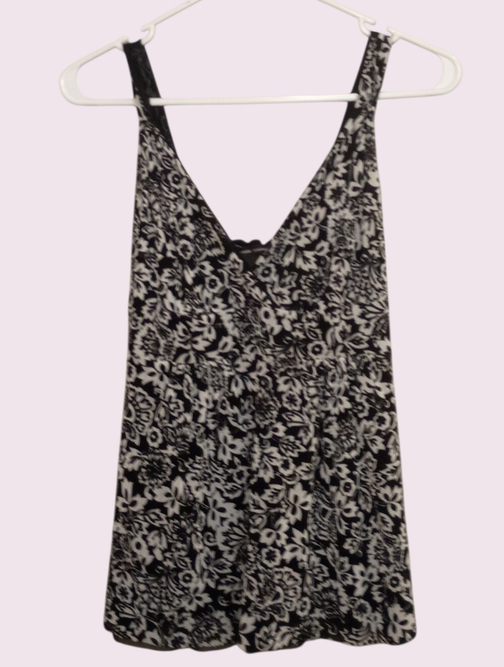 New York & Company Size XS Dark Floral Patterned Blouse